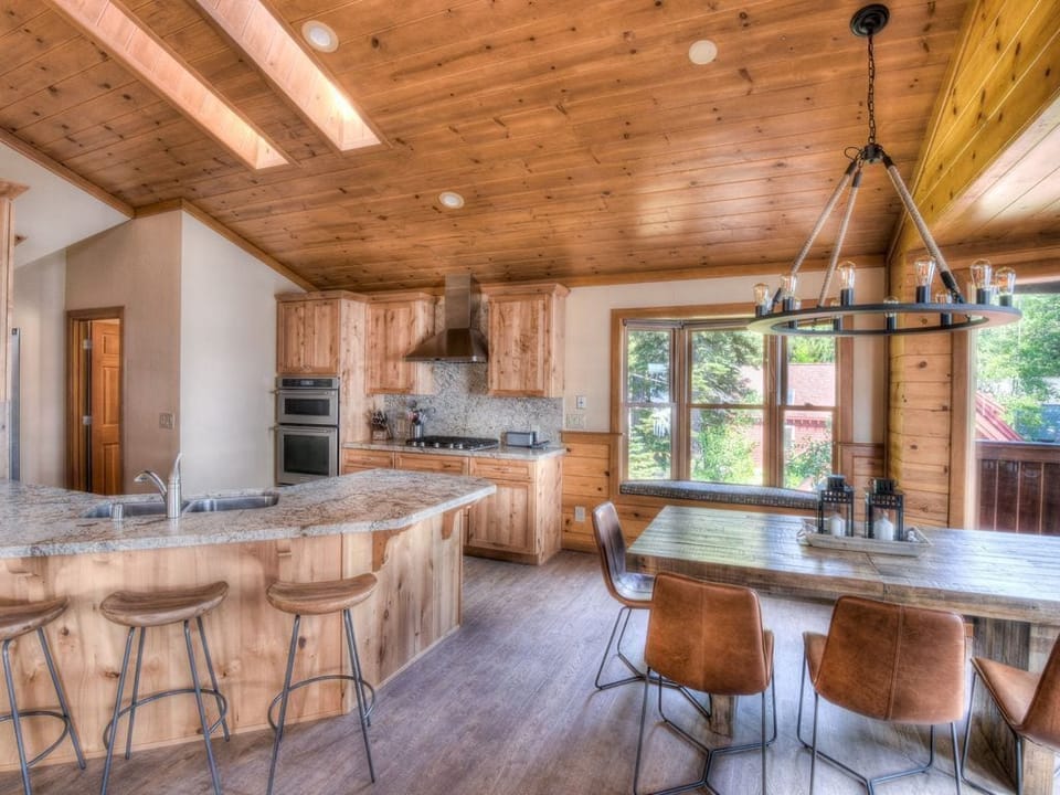 Kitchen/Dining