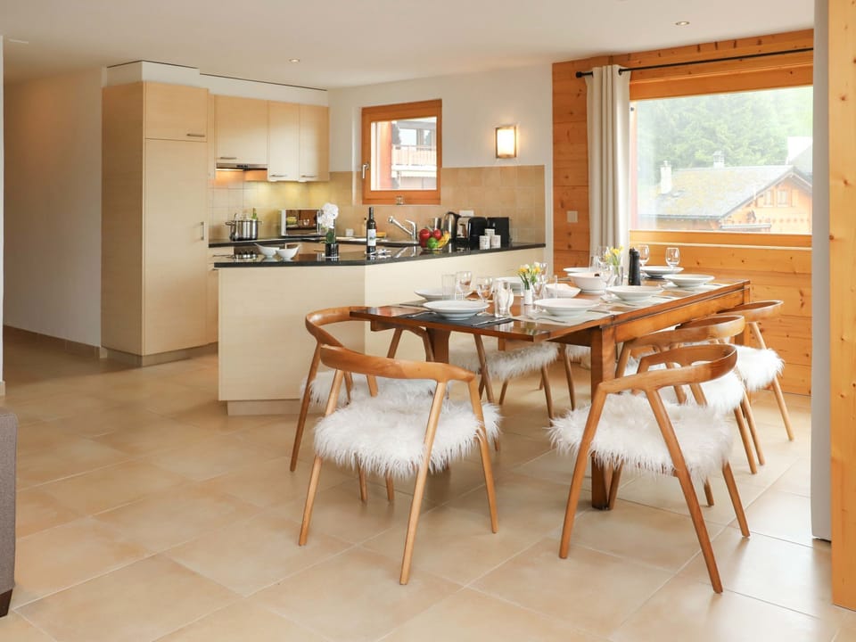 Kitchen / Dining Room