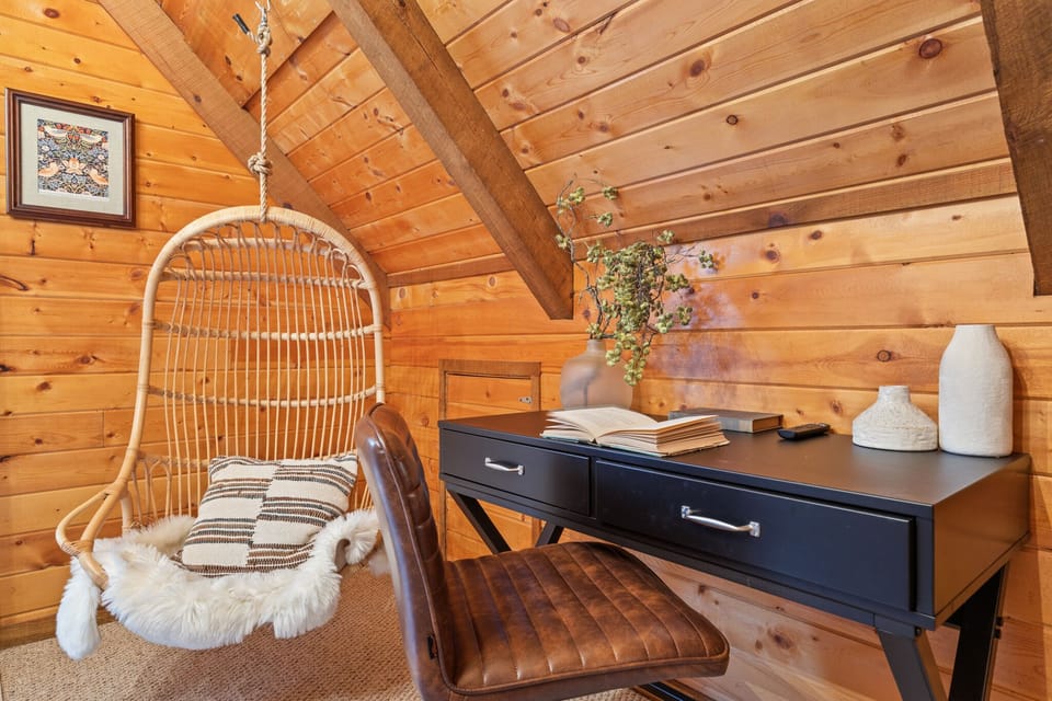 Upper level King bedroom