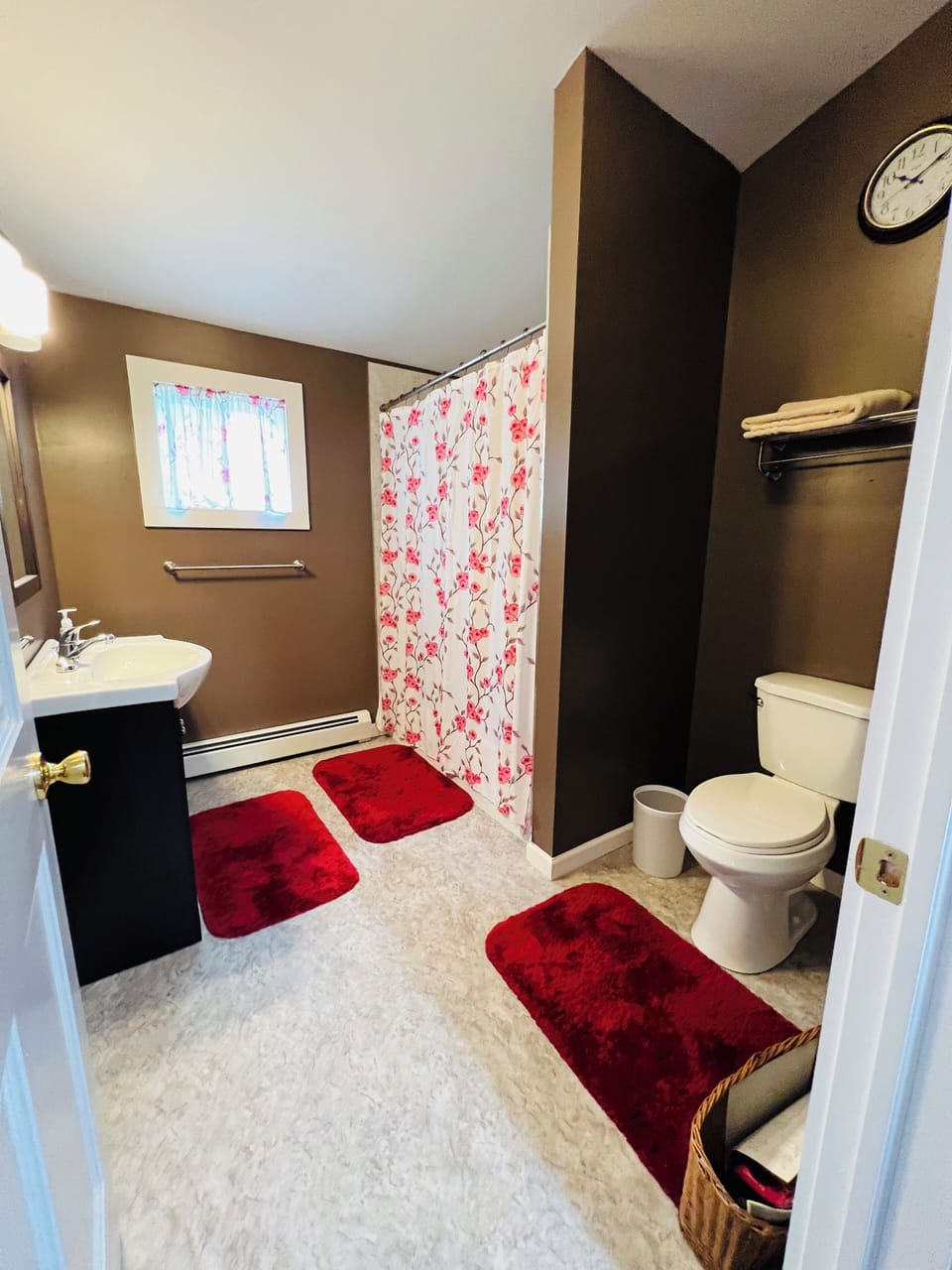 Upstairs Full Bath