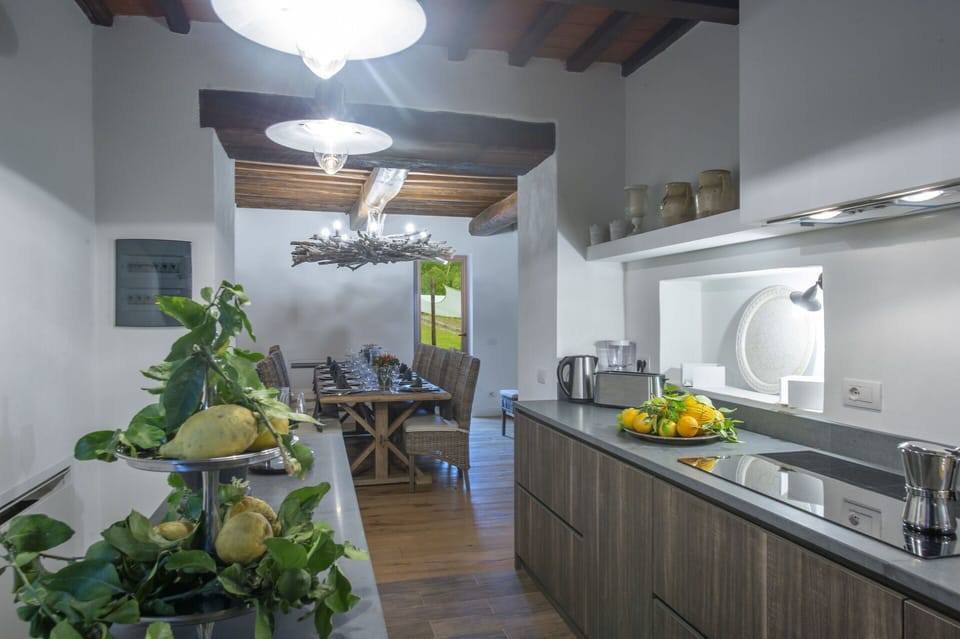 Cabinetry, Property, Countertop, Picture Frame, Plant, Interior Design, Table, Houseplant, Tap, Floor