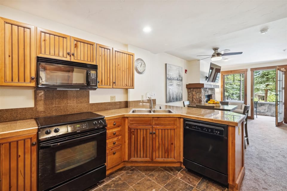 Kitchen - Mountain Thunder Lodge 5104 - Breckenridge Vacation Rental