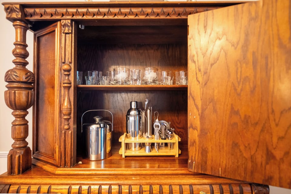 bourbon/cocktail bar