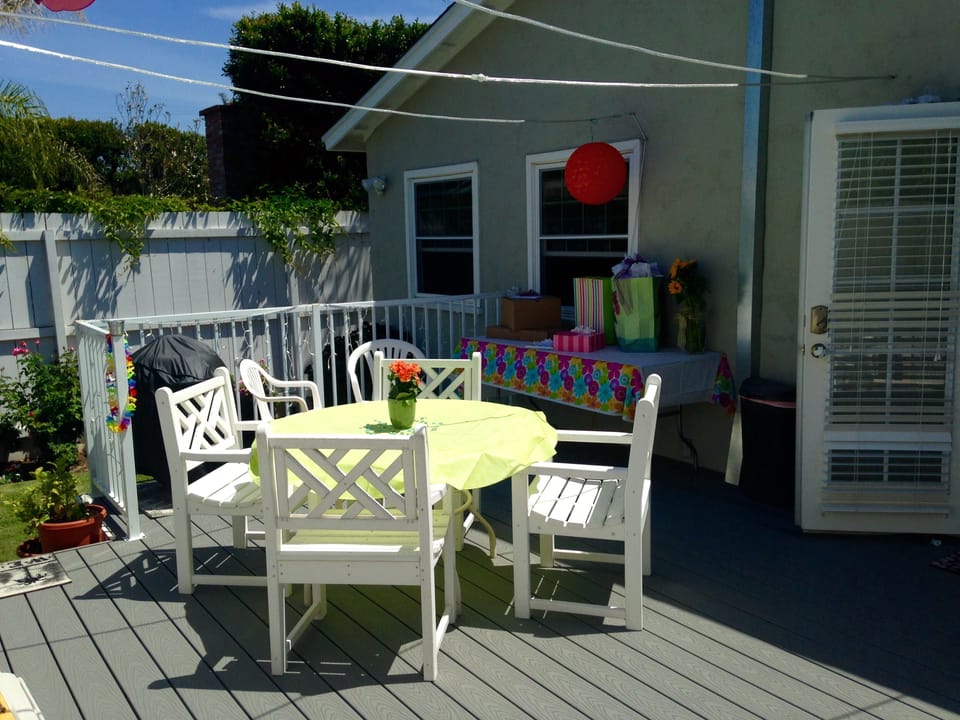 Outdoor dining