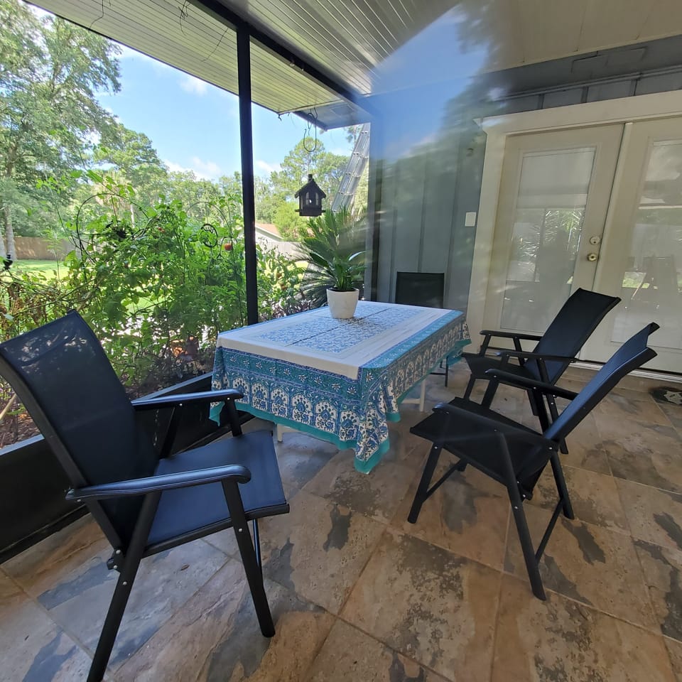 Outdoor dining