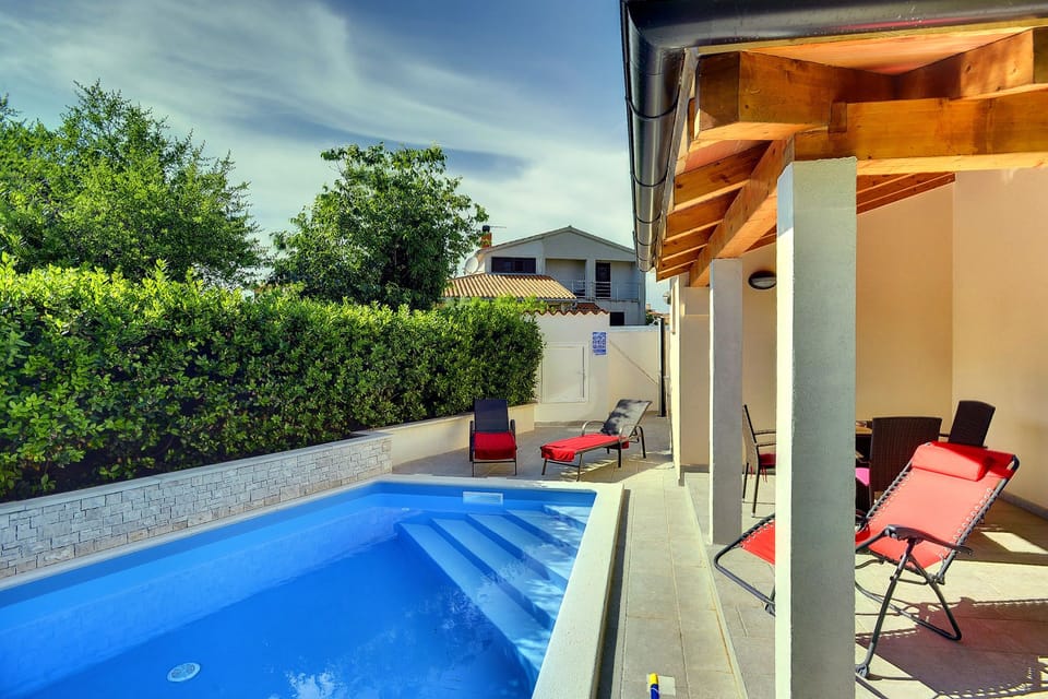 Holiday Home Swimming Pool