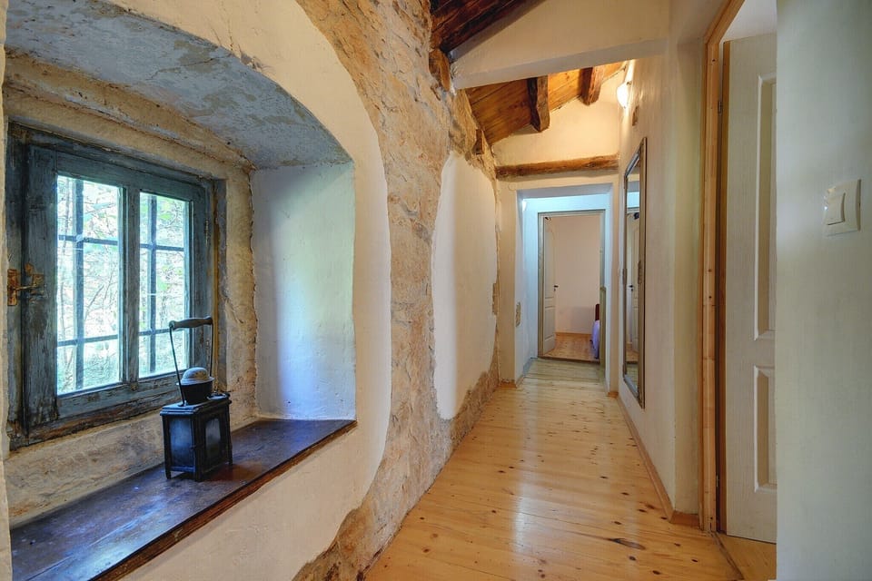 Entrance / Reception