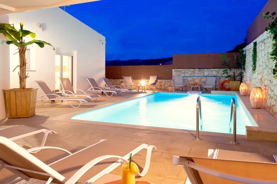 Holiday Home Swimming Pool