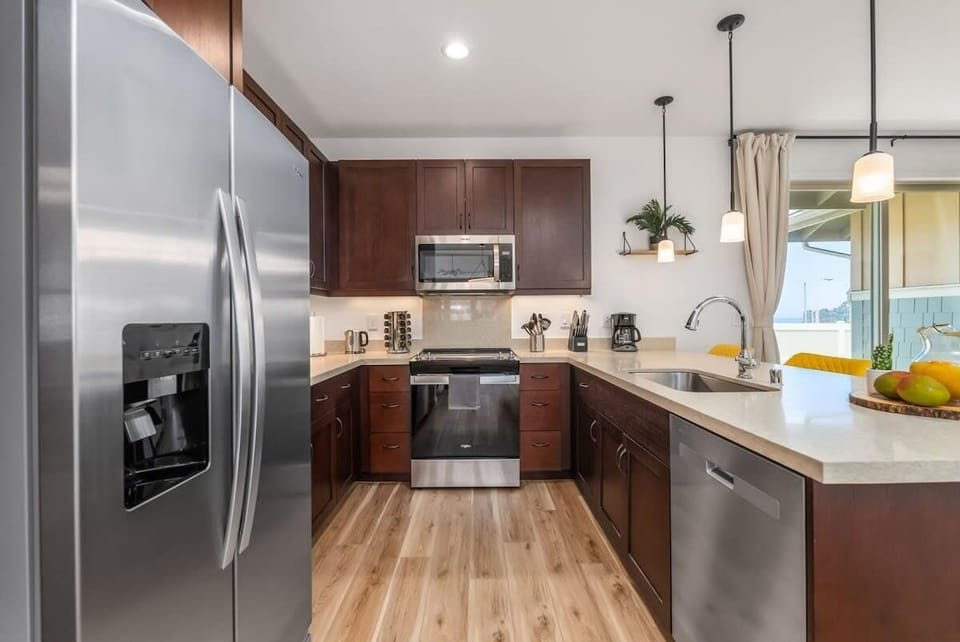 Well-equipped kitchen with all essentials