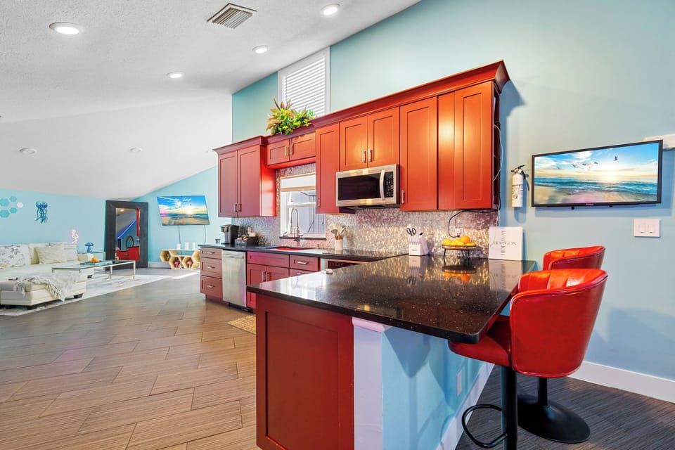 Full Kitchen