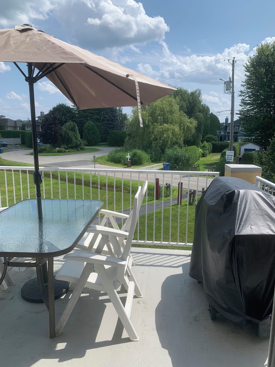 Outdoor dining