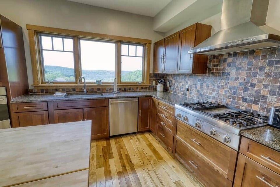 Professional-style gas range