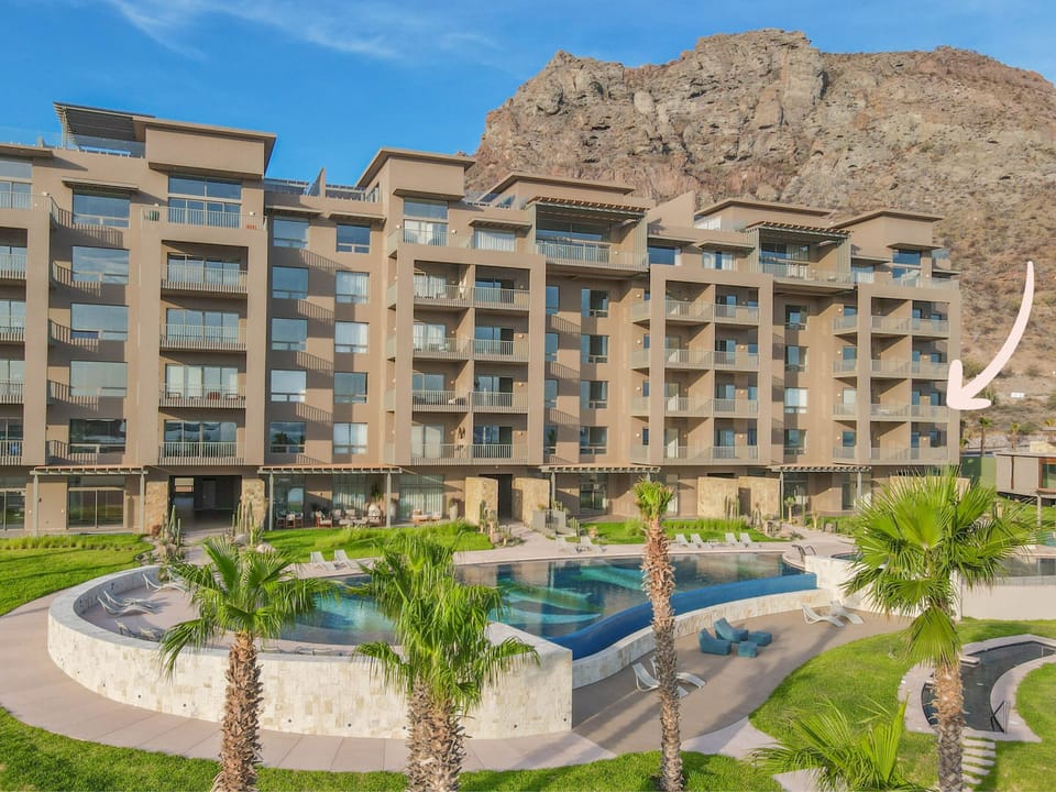 Mantarraya Condominiums