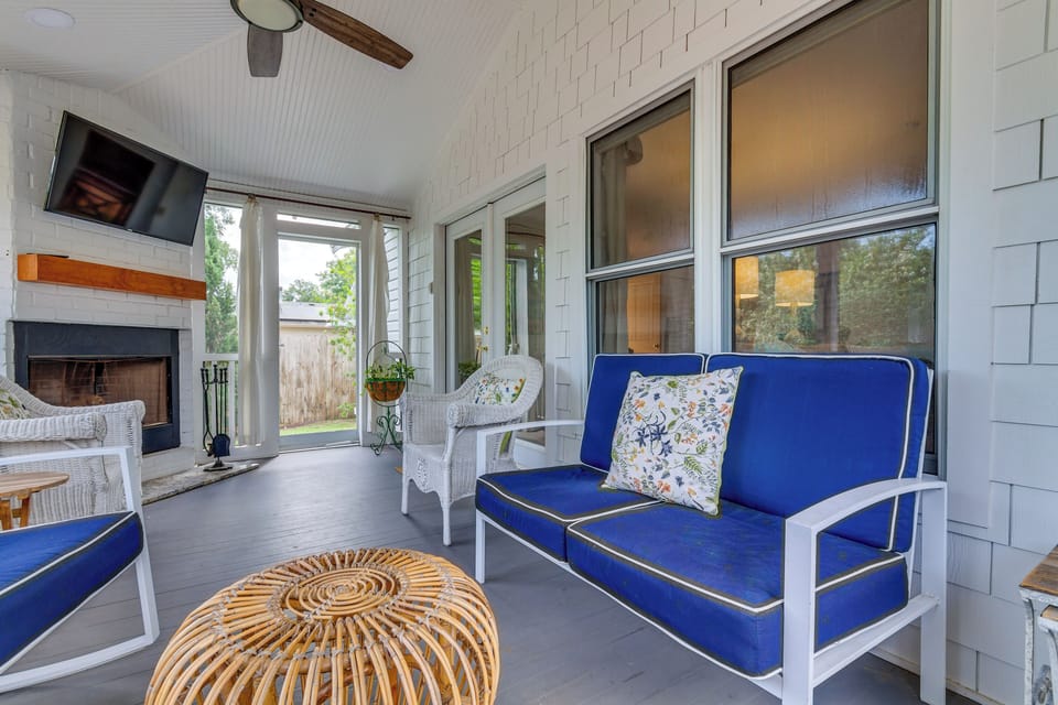 Pensacola Vacation Rental | 4BR | 2BA | 2,400 Sq Ft | Stairs Required