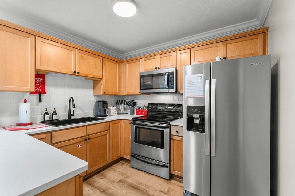 Cook with ease! Kitchen has essentials plus a waffle maker, air fryer & more!