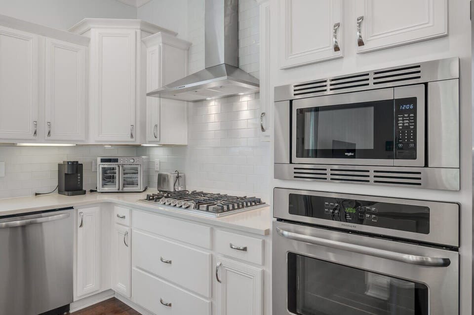 Stainless Steel Appliances!