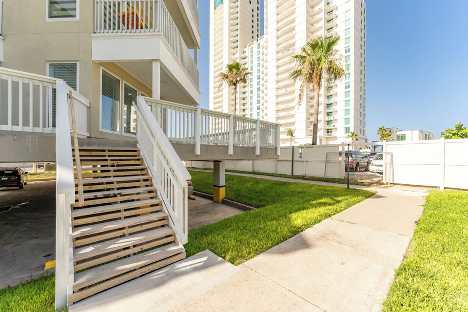 This vacation home is up a half-flight of stairs and does not have elevator access.