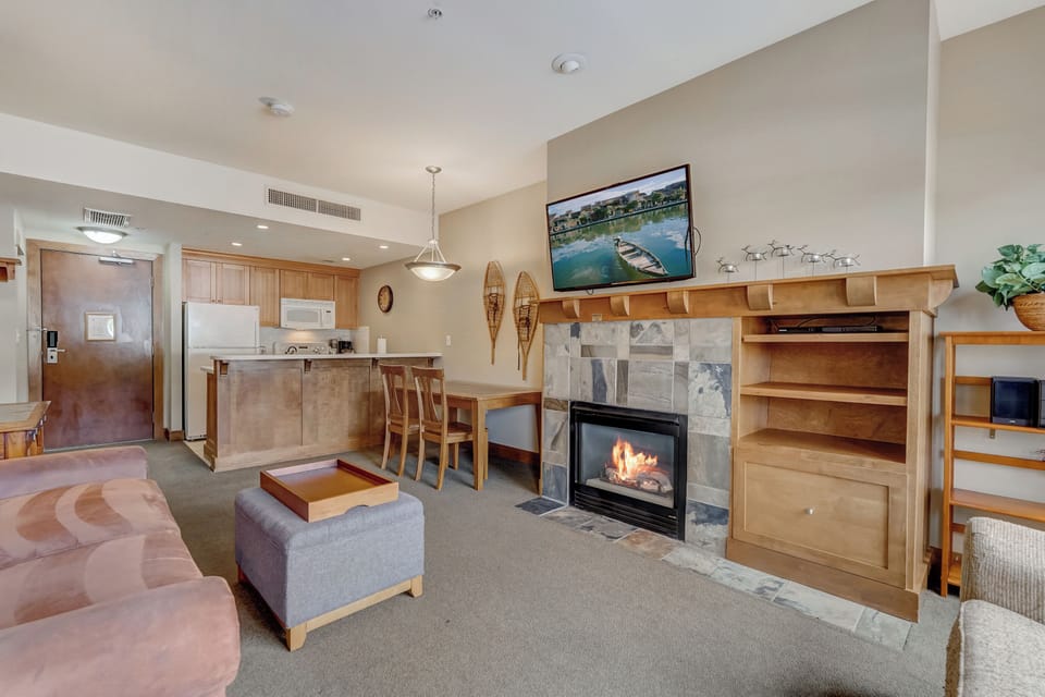 Living Room with 1 Queen Sofa Sleeper and 1 Twin Sofa Sleeper / Fireplace