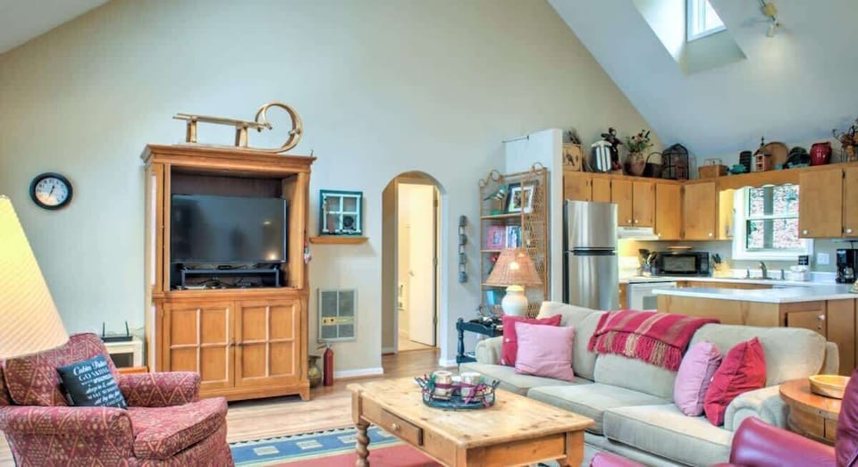 210 Lakeledge Rd-04