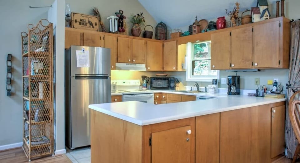 210 Lakeledge Rd-09