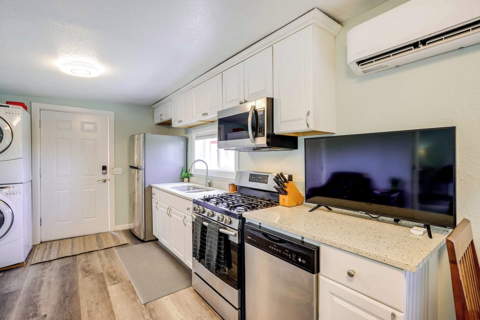 Kitchen | Cooking Basics | Complimentary Spices | Blender | Crockpot