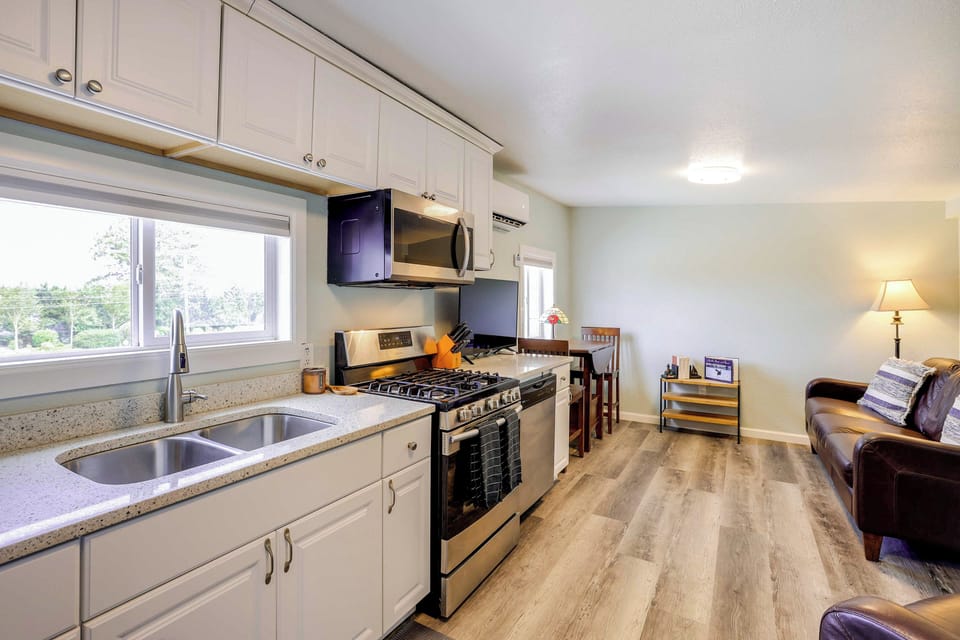 Living Area | Kitchen