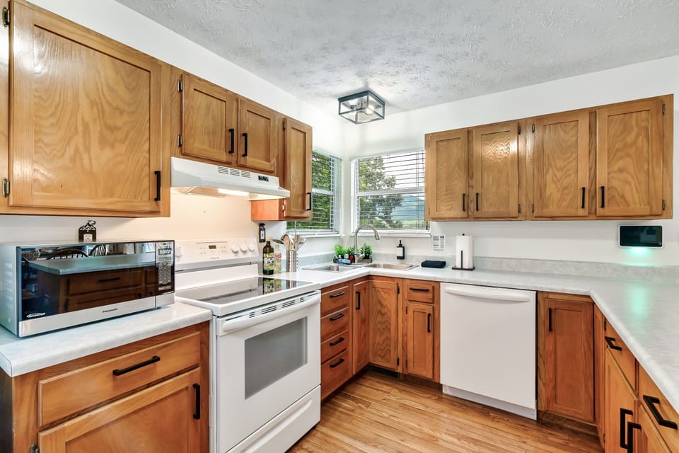 Spacious kitchen with everything you need.