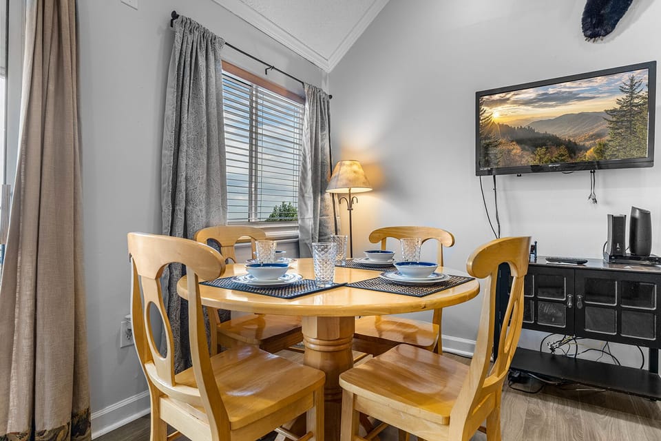 Smokies Leisure Dining