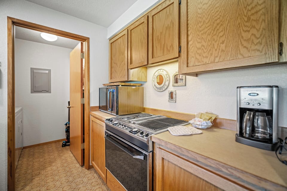 17 Quelah Condo-06