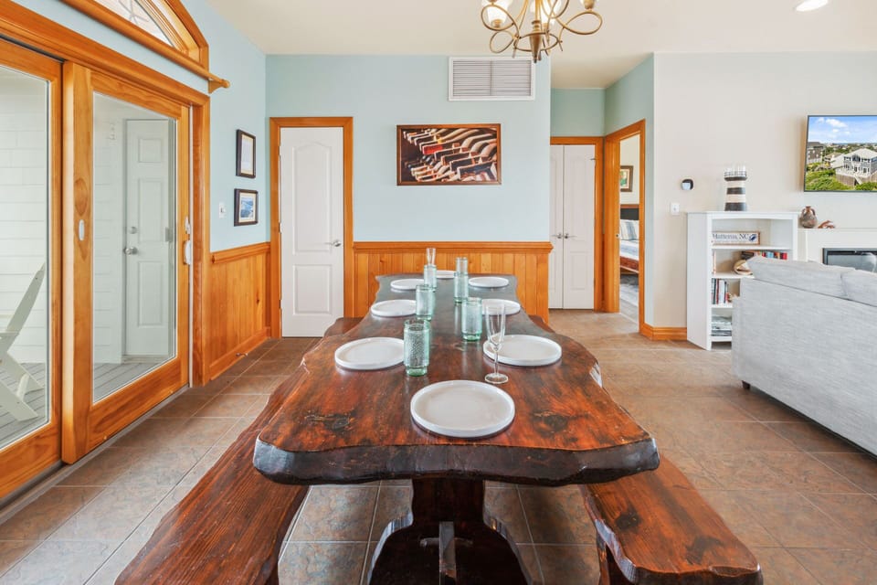 Surf or Sound Realty - 1143 - Ocean's Edge - Dining Area -2
