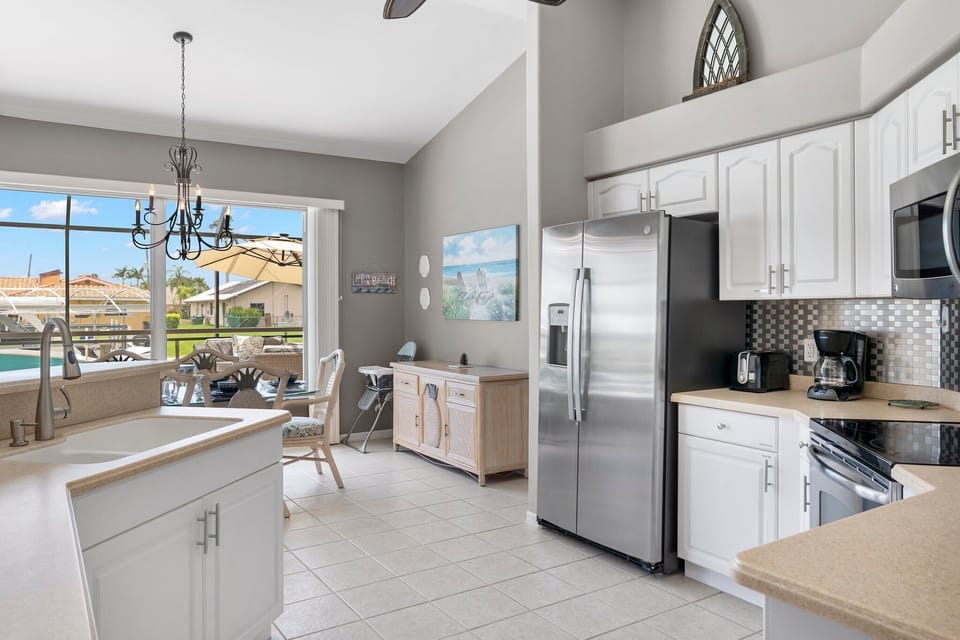 Fully Equipped Kitchen with Stainless Steel Appliances