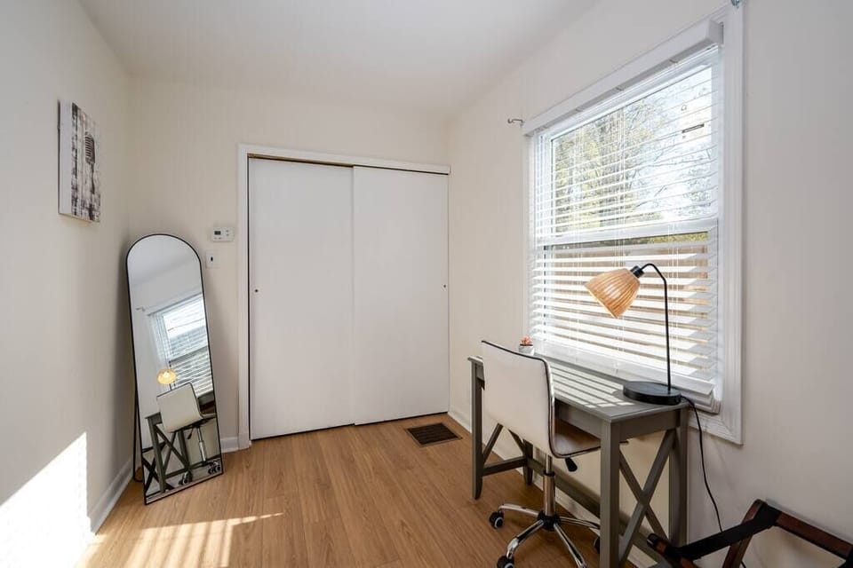 Office Space in Bedroom 2