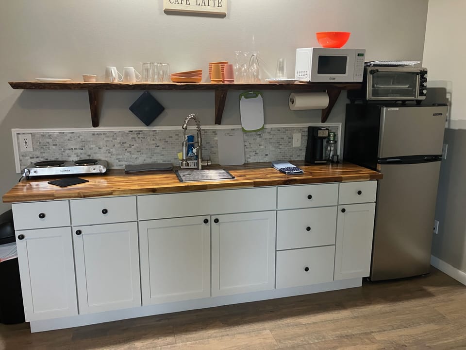 Unit Lily Pad: Kitchenette and living room/dining area