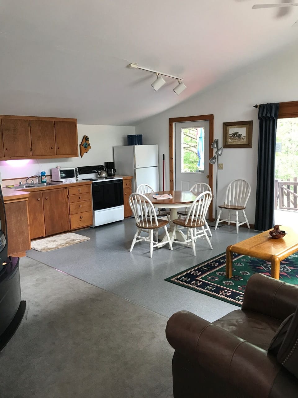 Kitchen & Dining Room