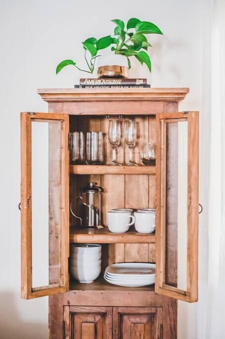 You will find the suite well-stocked with plates, bowls, mugs, wine glasses, and a French Press for coffee or loose leaf tea. Organic local coffee, raw sugar, & a variety of organic teas await. 