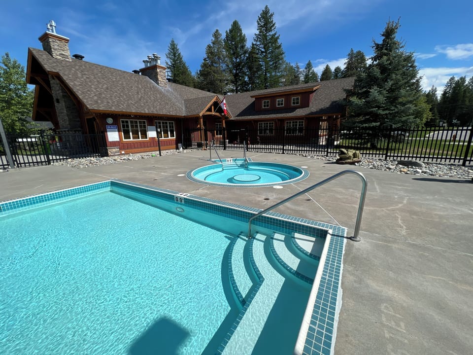 You'll have full access to the Dreamcatcher Recreation Facilities:  Large commercial hot tub (open all year round), 40 x 20 Pool (May Long - Sep Long), Sauna, Full Gymnasium, Changing Rooms, Chill-out Room and Outside seating area with FirePit.