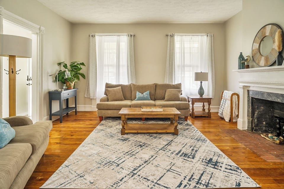 This inviting living area is an excellent location to unwind. You may listen to soothing music, watch tv or read books 