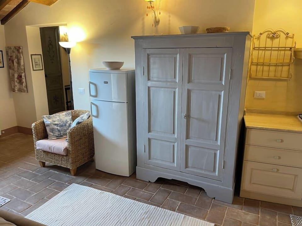 Refrigerator & Pantry 