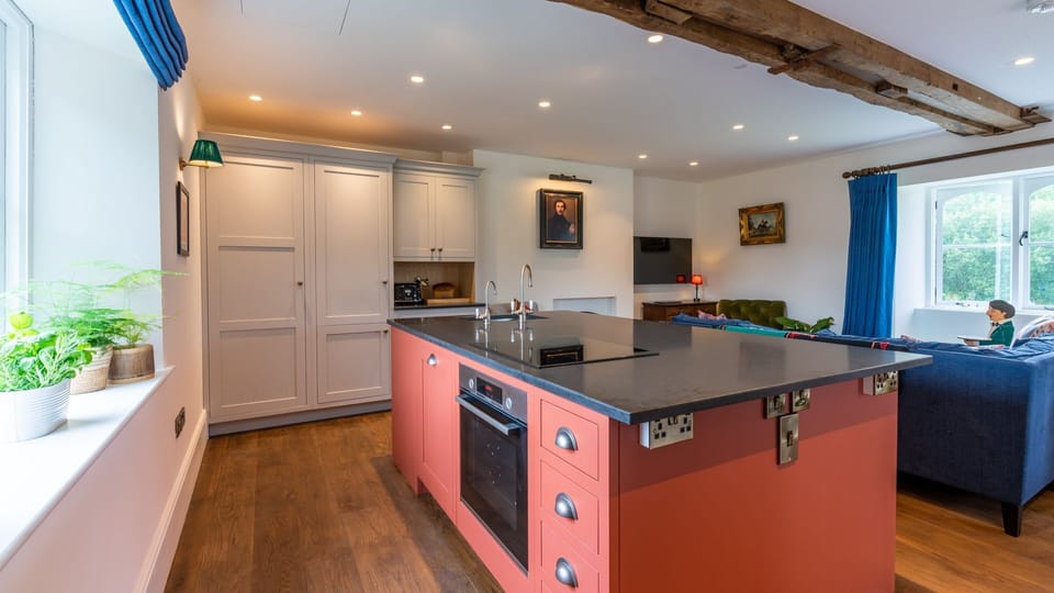 Kitchen, Lower Lodge Gatehouse at Kentchurch, Bolthole Retreats