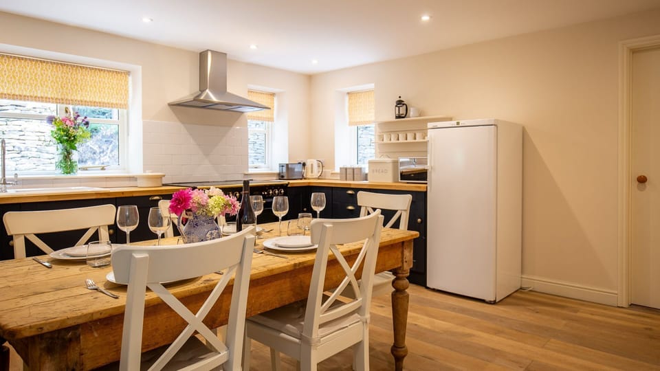 Kitchen/Diner, Woodland Cottage, Bolthole Retreats