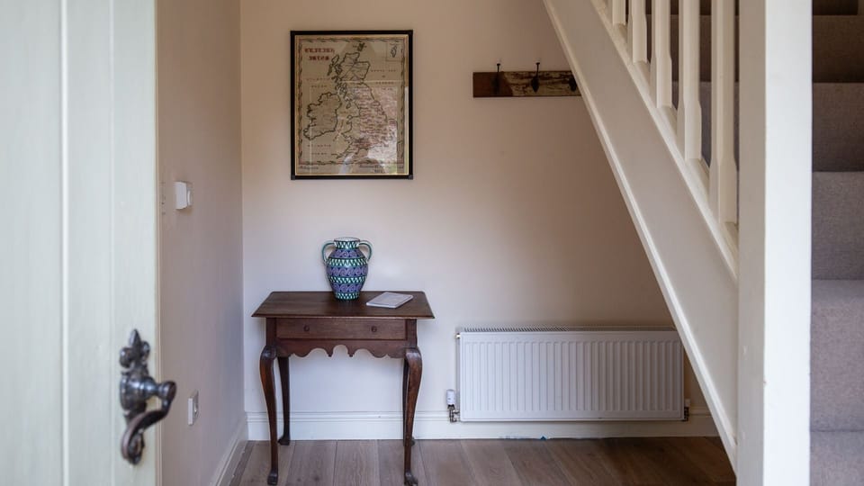 Entrance Hall, Woodland Cottage, Bolthole Retreats