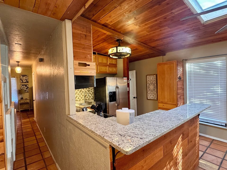 Newly upgraded quartz counter tops