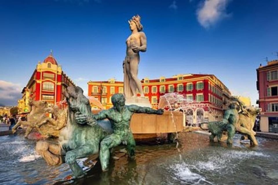 Place Massena 2 minutes away from the Duplex le "Gesu"