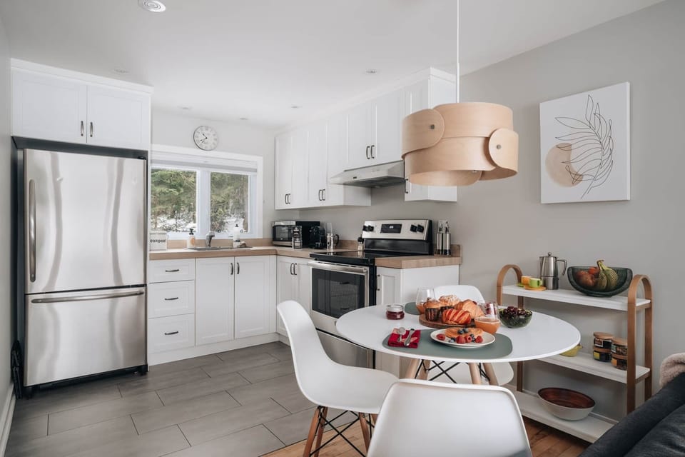 A fully equipped kitchen for your comfort Photo by C.Gravel