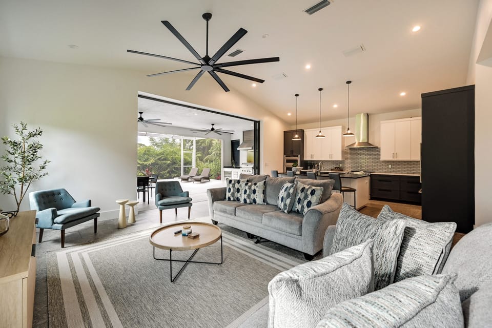 Living Room | Queen Sleeper Sofa