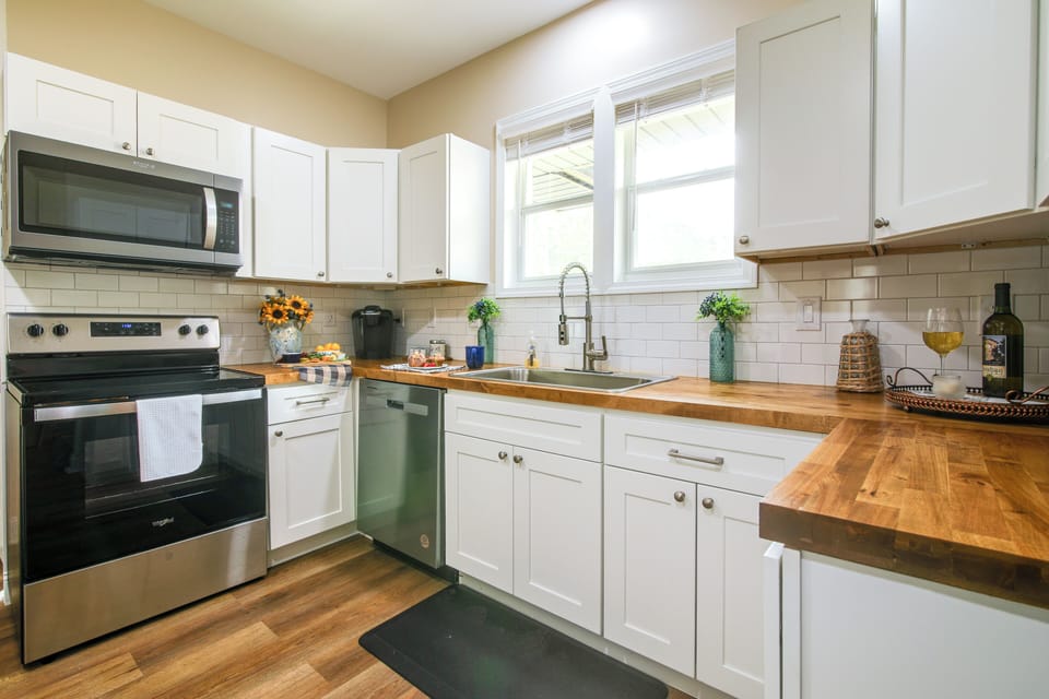 Kitchen | Cooking Basics | Dishware & Flatware | Toaster | Blender | Spices