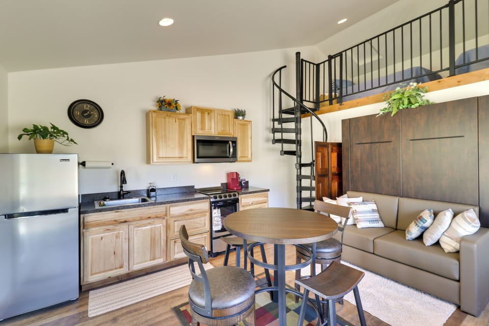 Kitchen | Cooking Basics | Coffee Maker | Paper Towels/Trash Bags Provided