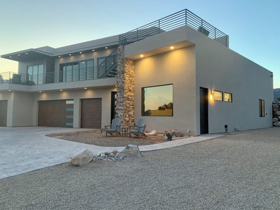 The property, with casita on right with private entrance and picture window.