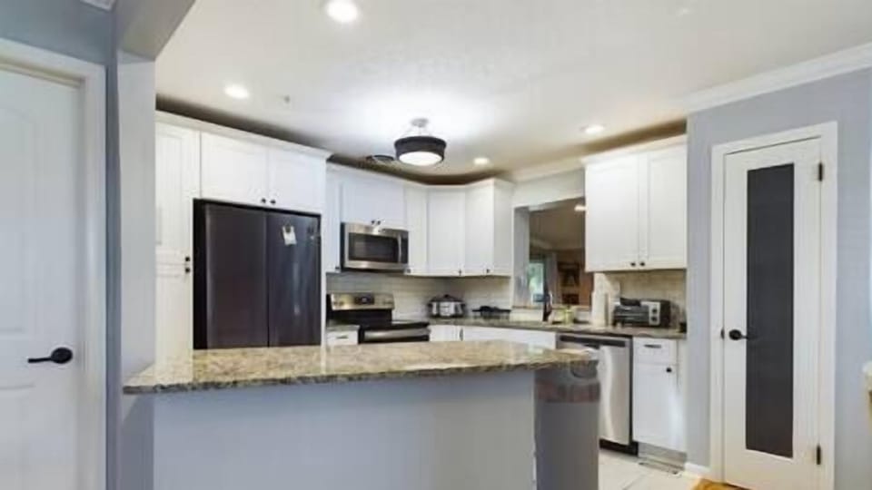 Open and Spacious Kitchen with ALL Modern Appliances (1)