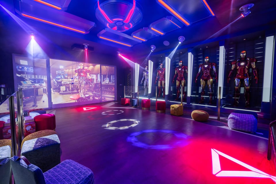 Step into an epic immersive game and hangout space. The ultimate vacation photo spot for kids, teens, and adults alike.